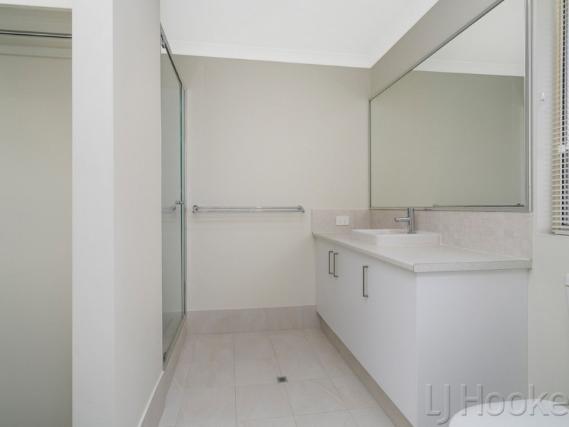 32 Renou Street, Queens Park WA 6107