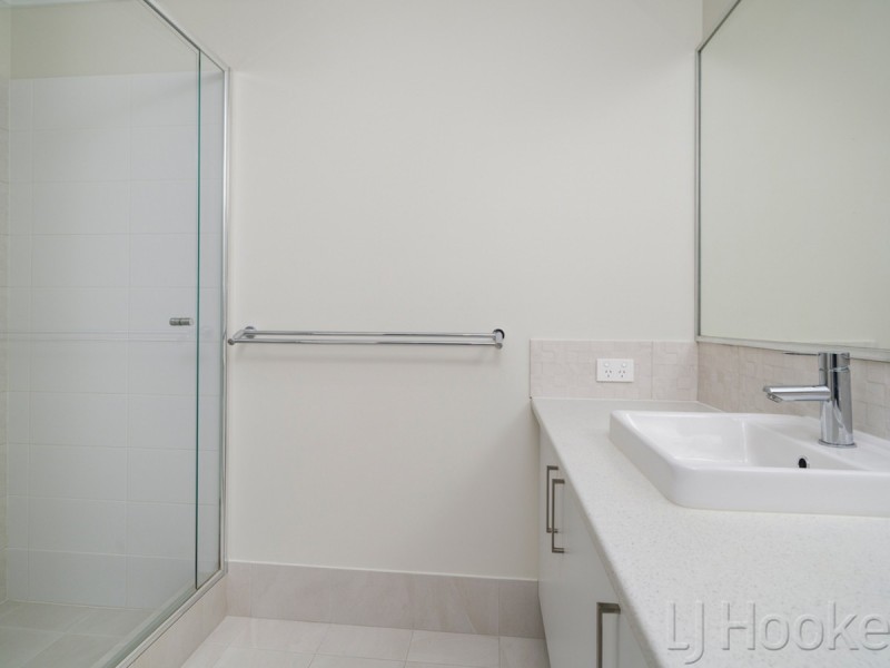 32 Renou Street, Queens Park WA 6107