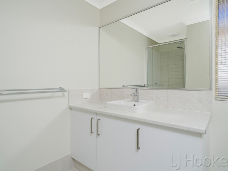 32 Renou Street, Queens Park WA 6107