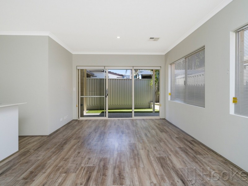 32 Renou Street, Queens Park WA 6107