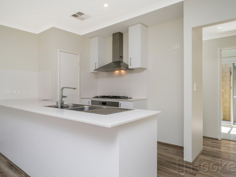 32 Renou Street, Queens Park WA 6107