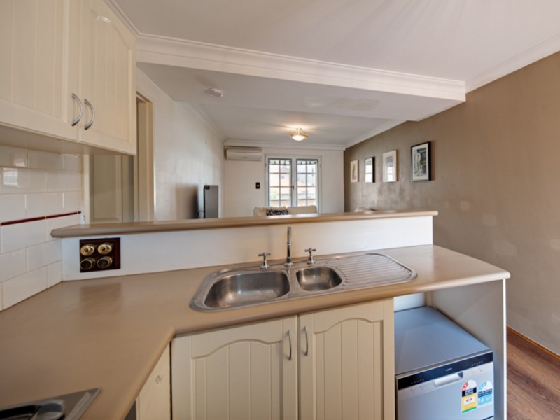 27/22 Nile Street, East Perth WA 6004