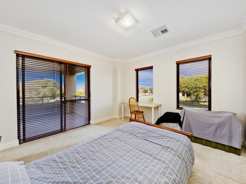 72 Moulden Avenue, Yokine WA 6060