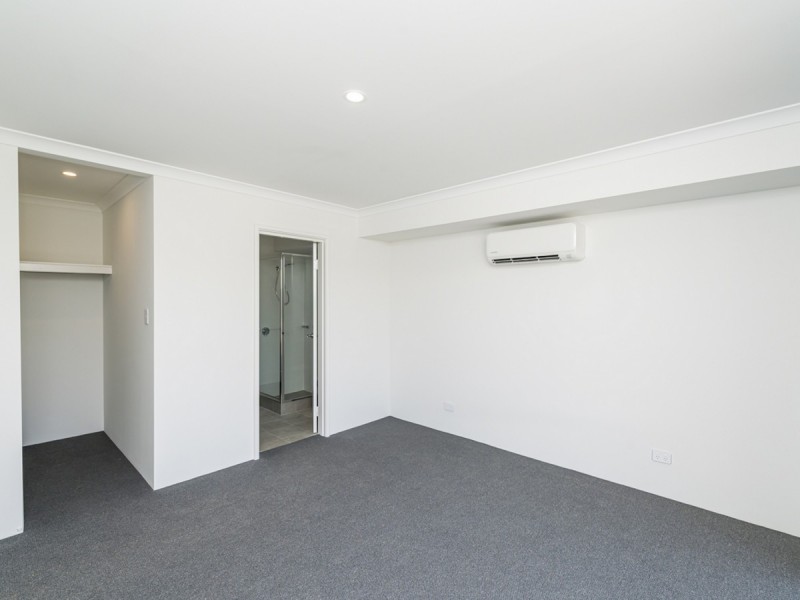 6 Glimmer Road, Eglinton WA 6034