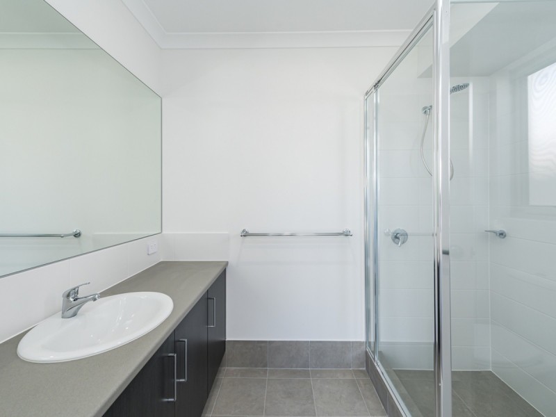 6 Glimmer Road, Eglinton WA 6034