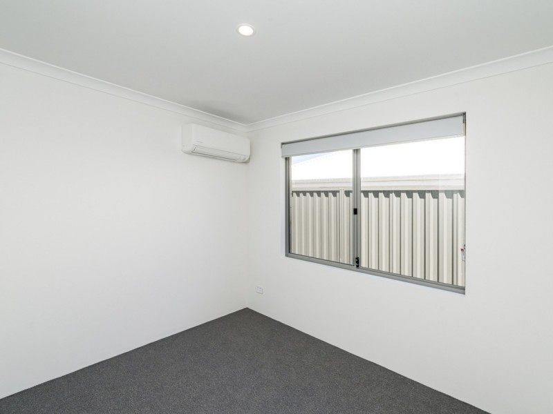 6 Glimmer Road, Eglinton WA 6034