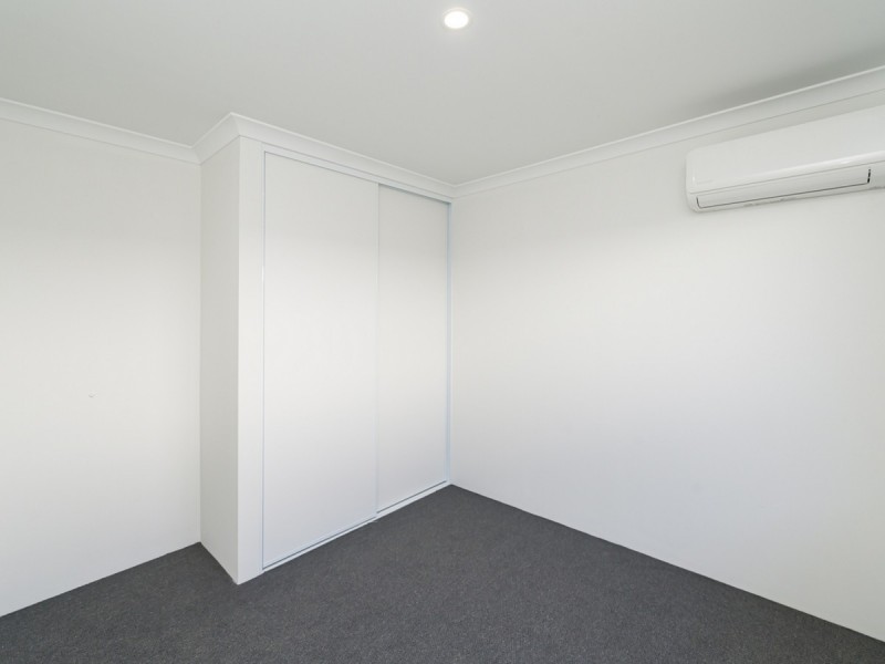 6 Glimmer Road, Eglinton WA 6034