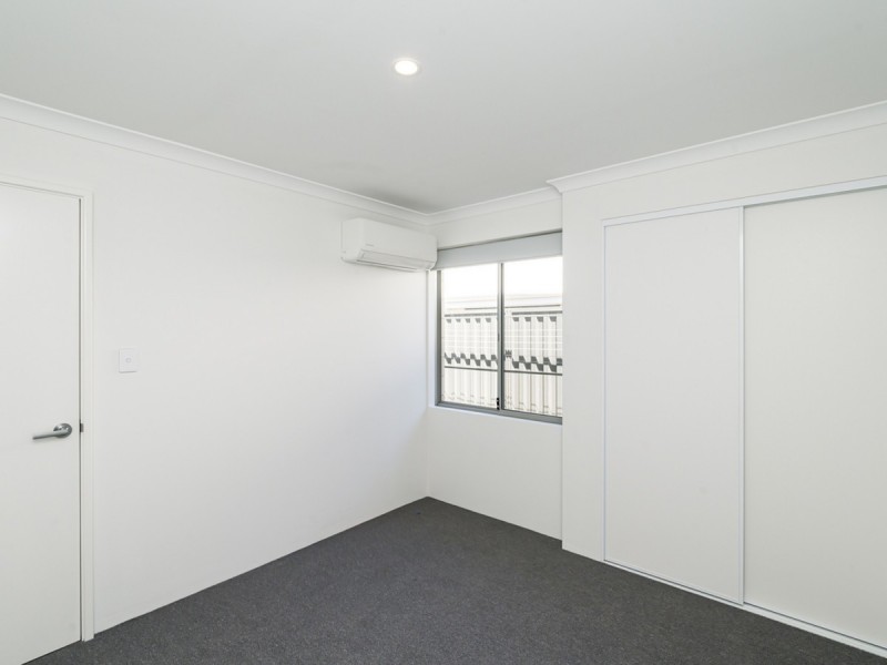 6 Glimmer Road, Eglinton WA 6034