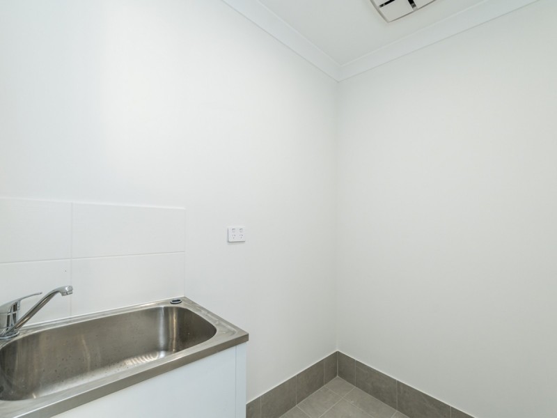 6 Glimmer Road, Eglinton WA 6034