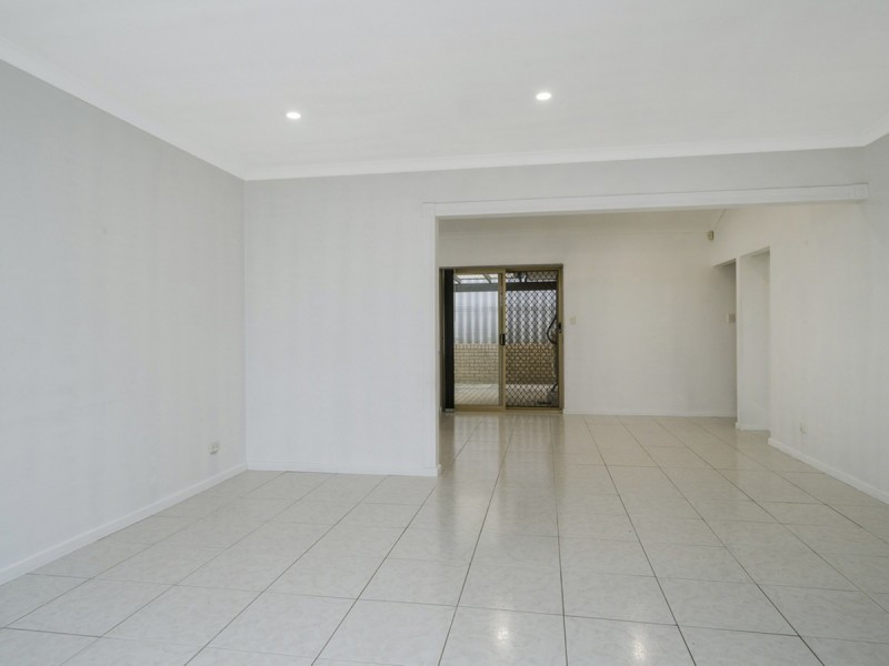 1/76 Wanneroo Road, Yokine WA 6060