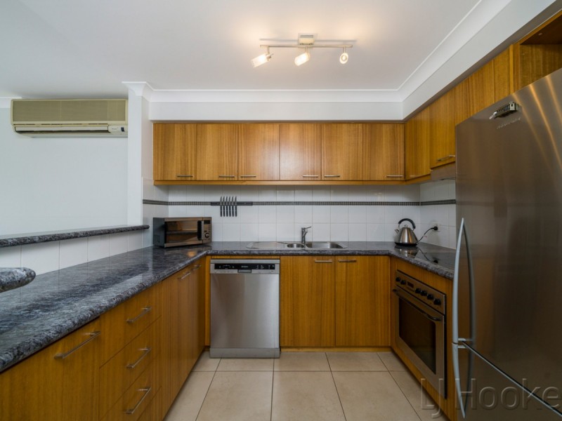 17/122 Mounts Bay Road, Perth WA 6000