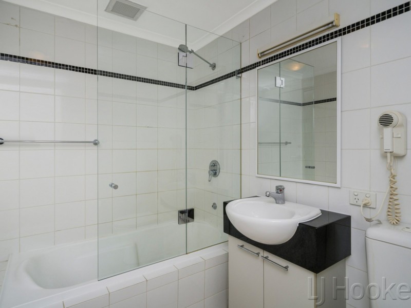 17/122 Mounts Bay Road, Perth WA 6000