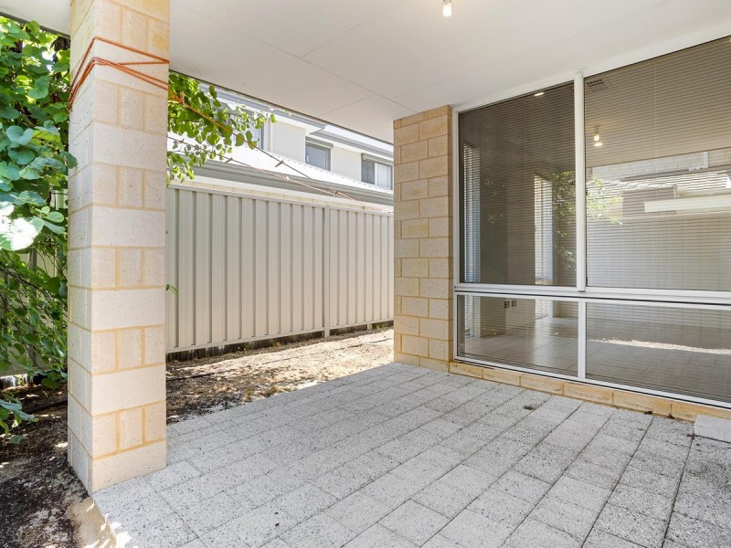 2/293 Keymer Street, Cloverdale WA 6105