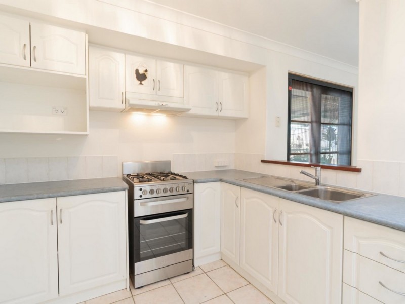 32 Waterton Way, Cooloongup WA 6168