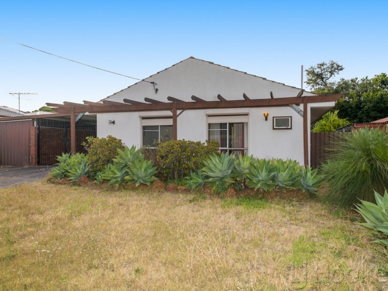 18 Reigate Street, Gosnells WA 6110