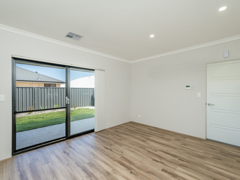 16B Cambered Avenue, Yanchep WA 6035