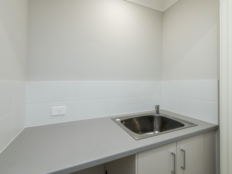 16B Cambered Avenue, Yanchep WA 6035