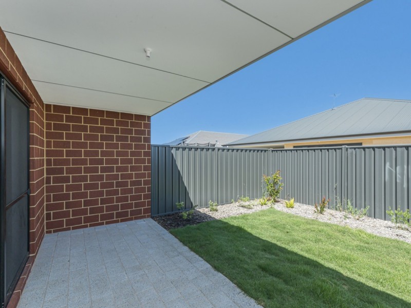16B Cambered Avenue, Yanchep WA 6035