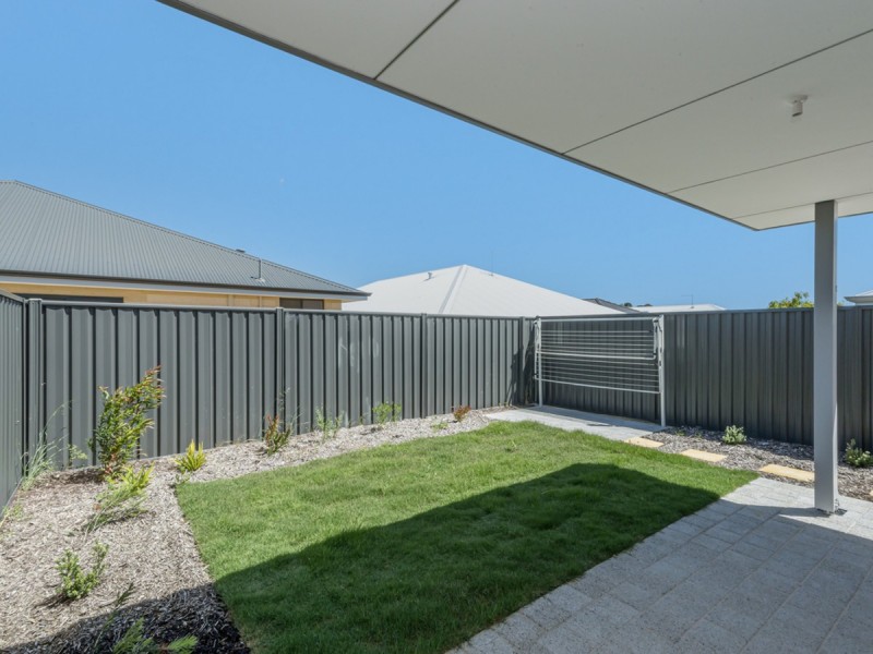 16B Cambered Avenue, Yanchep WA 6035