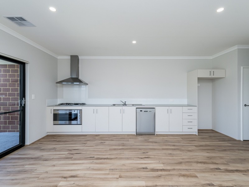 16 Cambered Avenue, Yanchep WA 6035