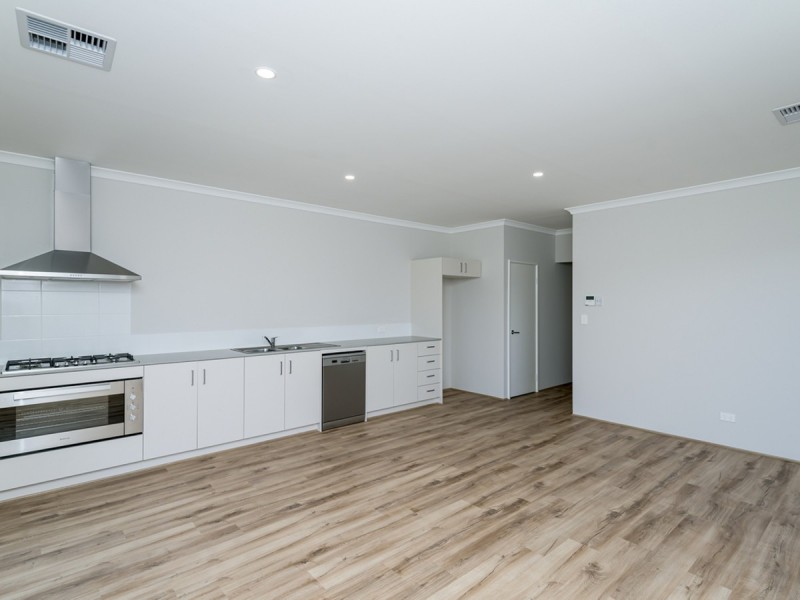 16 Cambered Avenue, Yanchep WA 6035