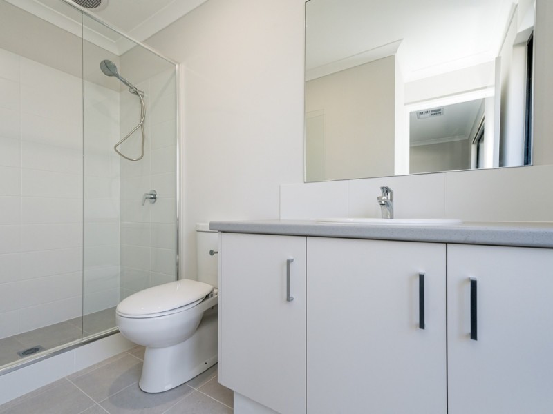 16 Cambered Avenue, Yanchep WA 6035