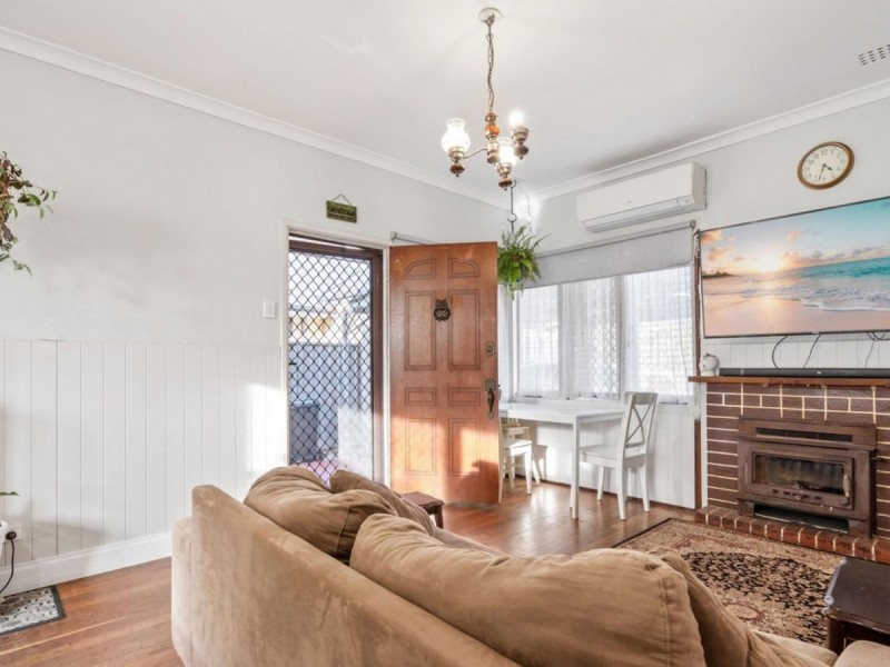 18 Hartfield Street, Queens Park WA 6107
