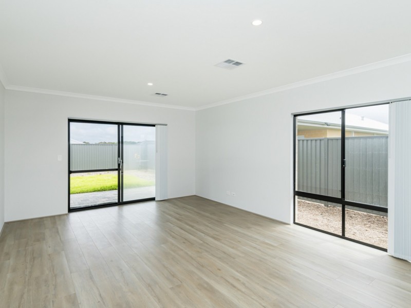 61 Butterleaf Avenue, Yanchep WA 6035