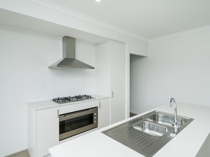 61 Butterleaf Avenue, Yanchep WA 6035