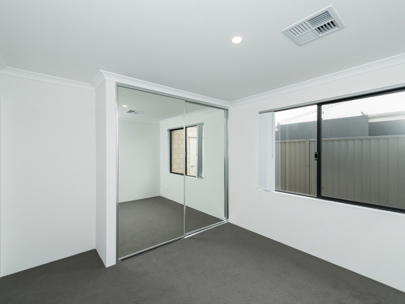 61 Butterleaf Avenue, Yanchep WA 6035