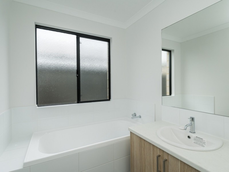 61 Butterleaf Avenue, Yanchep WA 6035