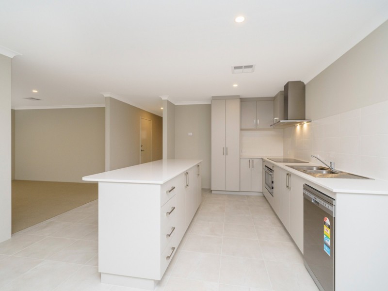 21 Karreen Way, South Guildford WA 6055