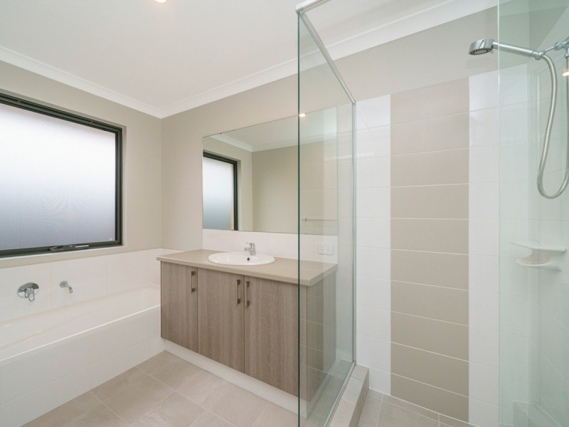 21 Karreen Way, South Guildford WA 6055