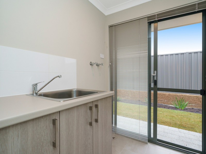 21 Karreen Way, South Guildford WA 6055