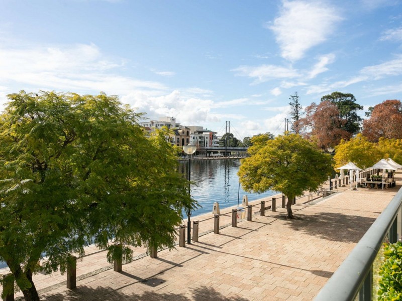 2/50 Royal Street, East Perth WA 6004