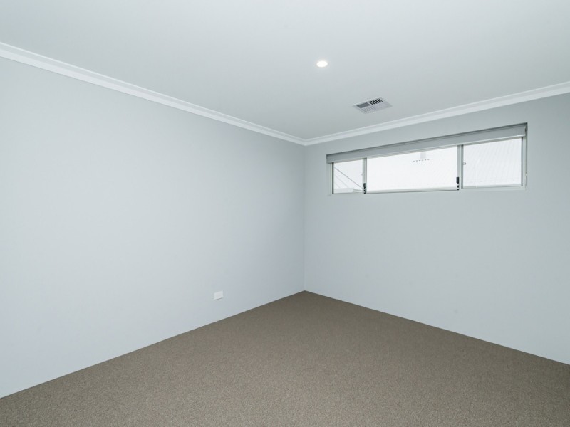 16 Holiday Way, Yanchep WA 6035