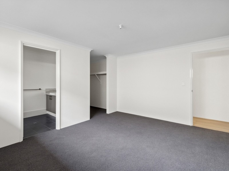 67 Denmark Loop, South Guildford WA 6055