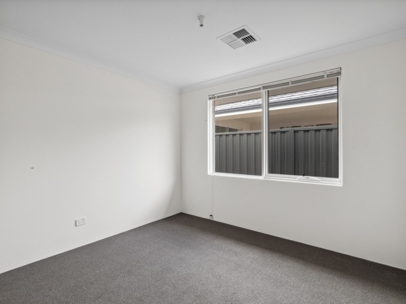 67 Denmark Loop, South Guildford WA 6055