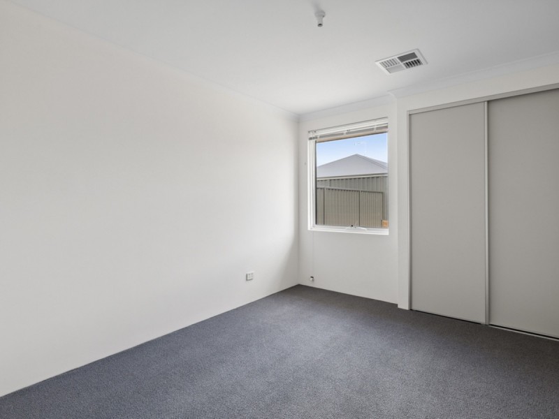 67 Denmark Loop, South Guildford WA 6055