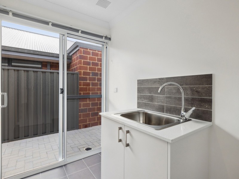 67 Denmark Loop, South Guildford WA 6055