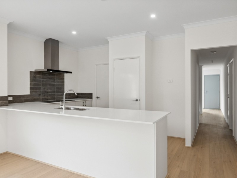 67 Denmark Loop, South Guildford WA 6055