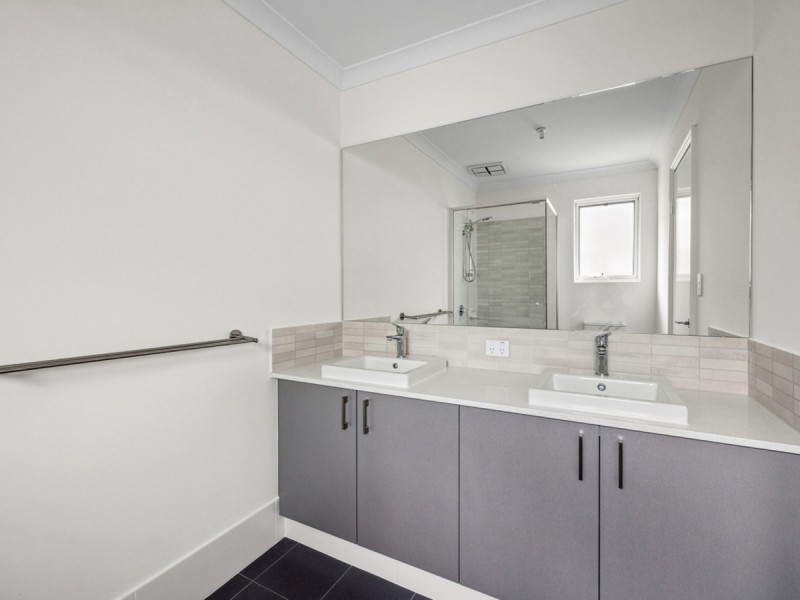 67 Denmark Loop, South Guildford WA 6055