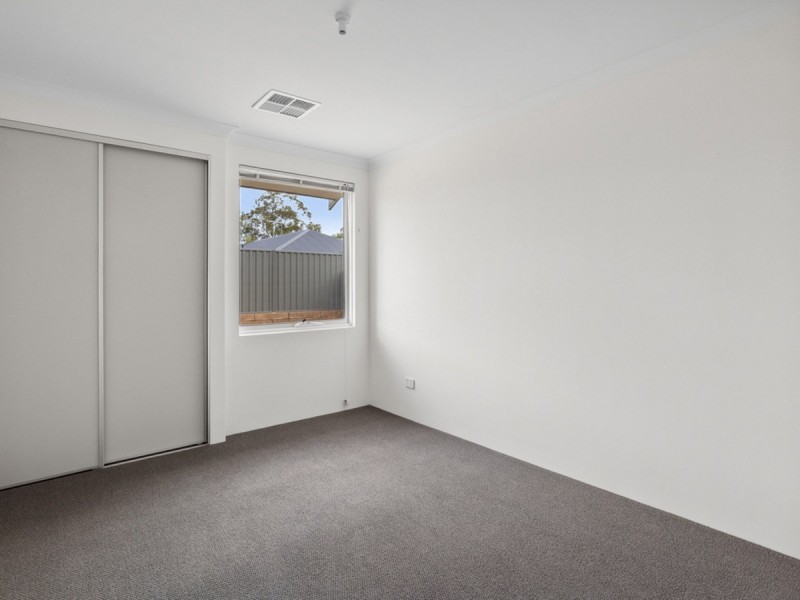 67 Denmark Loop, South Guildford WA 6055