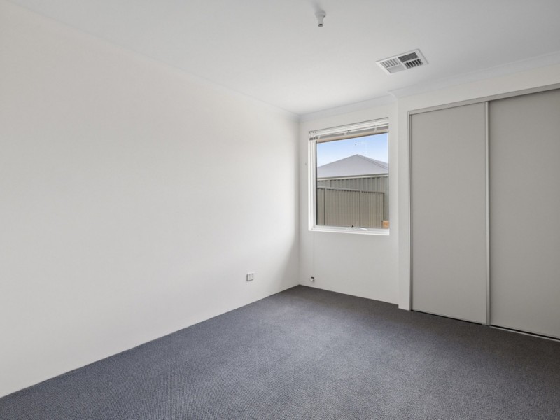 67 Denmark Loop, South Guildford WA 6055