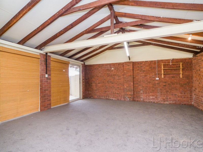 20 Nutcher Way, Parmelia WA 6167