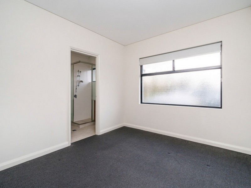 6/389 Daly Street, Cloverdale WA 6105