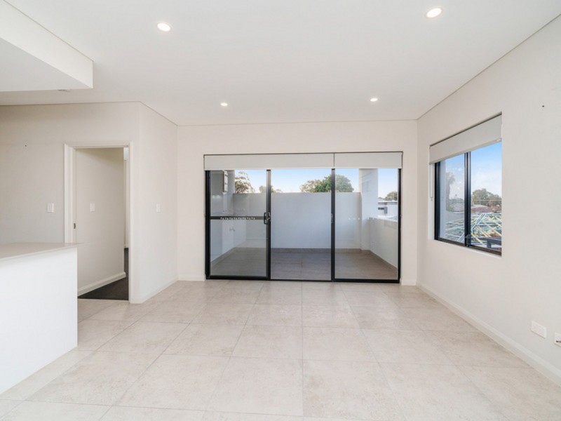 6/389 Daly Street, Cloverdale WA 6105