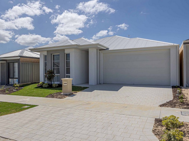26 Gambier Grove, Eglinton WA 6034
