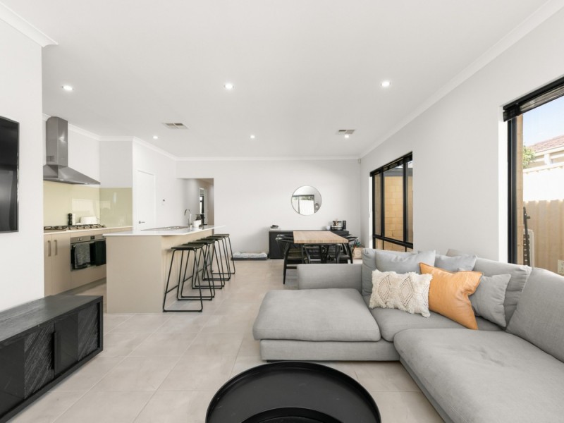 10A Plover Place, Ballajura WA 6066