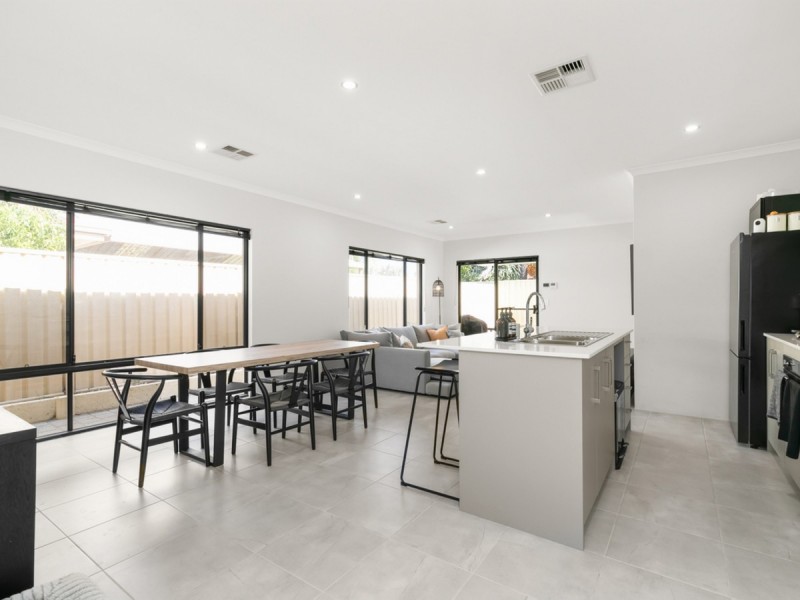 10A Plover Place, Ballajura WA 6066